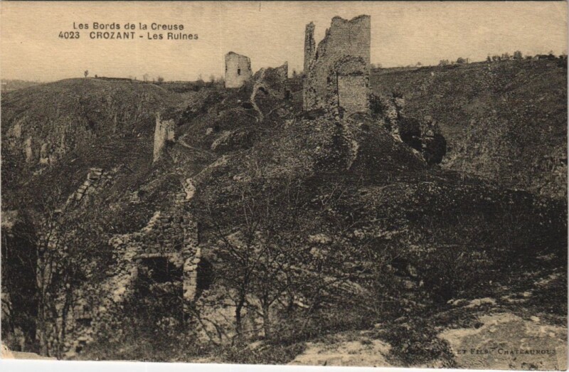 Carte postale ancienne Crozant - Les Ruines à Crozant