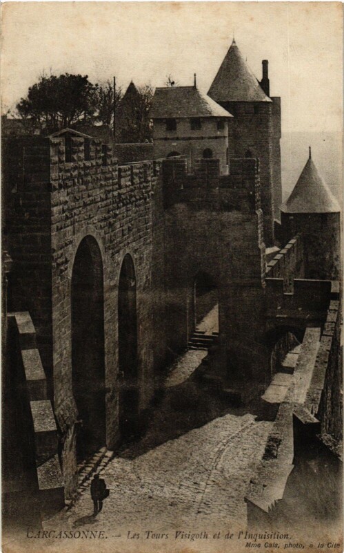 Carte postale ancienne Carcassonne Les Tours Visigoth France à Carcassonne