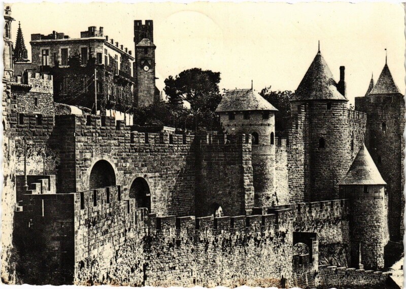 Carte postale ancienne Carcassonne Ensemble de la Porte de l'Aude France à Carcassonne