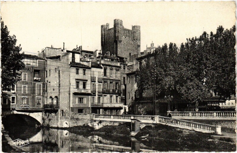 Carte postale ancienne Narbonne Rue du Pont et Tour de la Mairie France à Narbonne