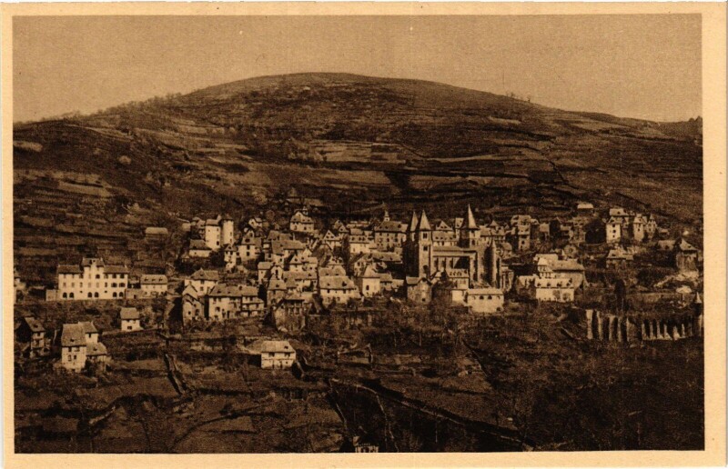 Carte postale ancienne Conques Vue Generale. Les Remparts France