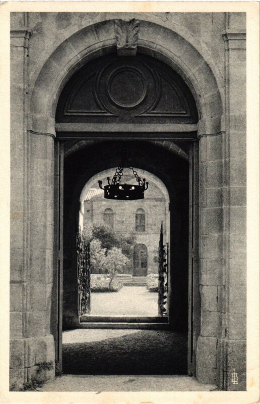 Carte postale ancienne Abbaye de Fontfroide Portes de la Salle des gardes France