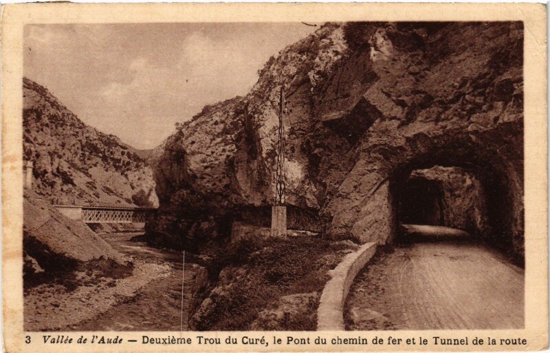 Carte postale ancienne Deuxieme Trou du Cure, le Pont du Chemin de Fer France