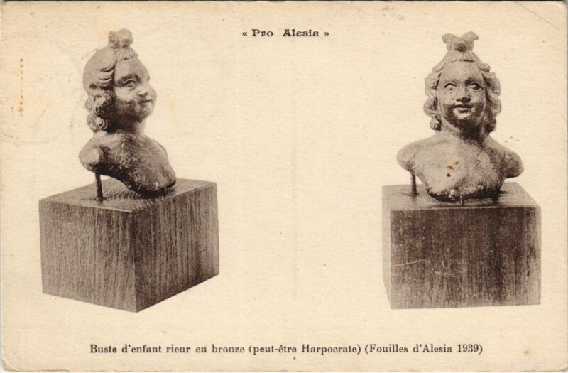 Carte postale ancienne Pro Alesia - Buste d'enfant rieur en bronze