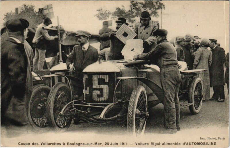 Carte postale ancienne Boulogne-sur-Mer - Coupe des voitures alimenter la voiturette à Boulogne-sur-Mer