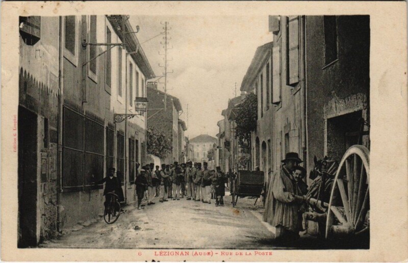 Carte postale ancienne Lezignan - Rue de la Poste