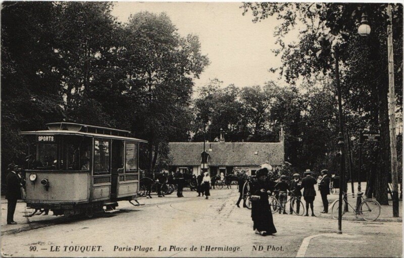 Carte postale ancienne Le Touquet - La Place de l'Hermitage