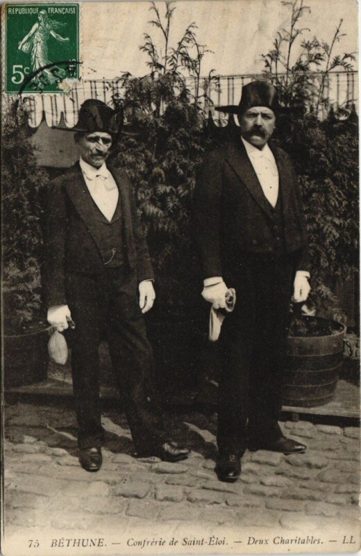 Carte postale ancienne Bethune - Confrerie de Saint-Eloi deux charitables à Béthune