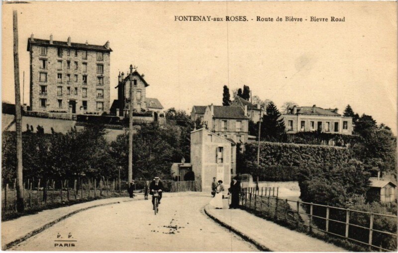 Carte postale ancienne Fontenay-aux-Roses - Route de Biévre à Fontenay-aux-Roses