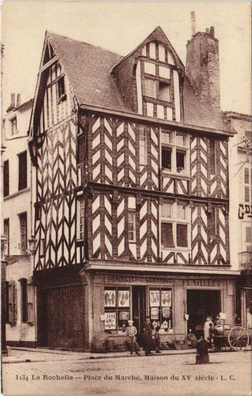 Carte postale ancienne La Rochelle-Place du Marché à La Rochelle