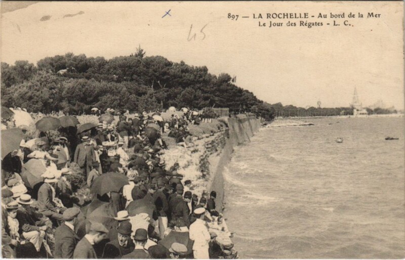 Carte postale ancienne La Rochelle-Au bord de la Mer-Le Jour des Régates à La Rochelle