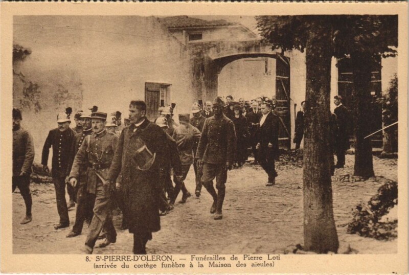Carte postale ancienne Saint-Pierre-D'Oleron-Funérailles de Pierre Loti