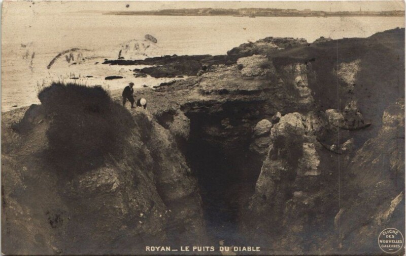Carte postale ancienne Royan-Le Puits du Diable à Royan