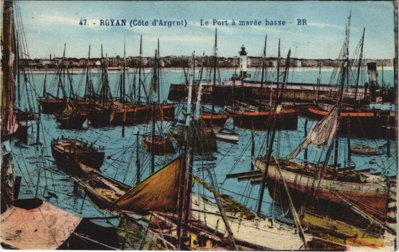 Carte postale ancienne Royan-Le Port a marée basse à Royan