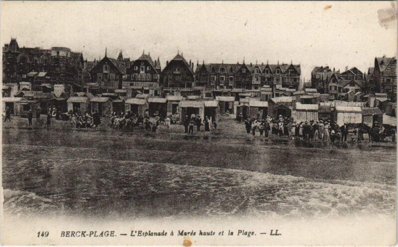 Carte postale ancienne Berck-Plage-L'Esplanade á Marée haute et la Plage à Berck