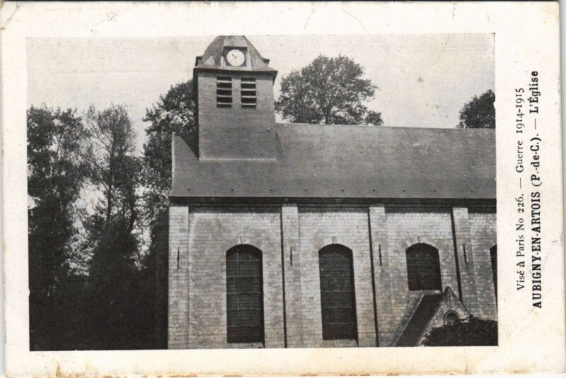 Carte postale ancienne Visé á Paris-Guerre-Aubigny-en-Artois-L'Eglise à Aubigny-en-Artois