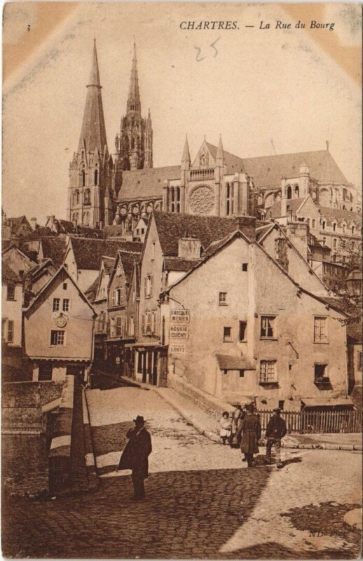 Carte postale ancienne Chartres-La Rue du Bourg à Chartres