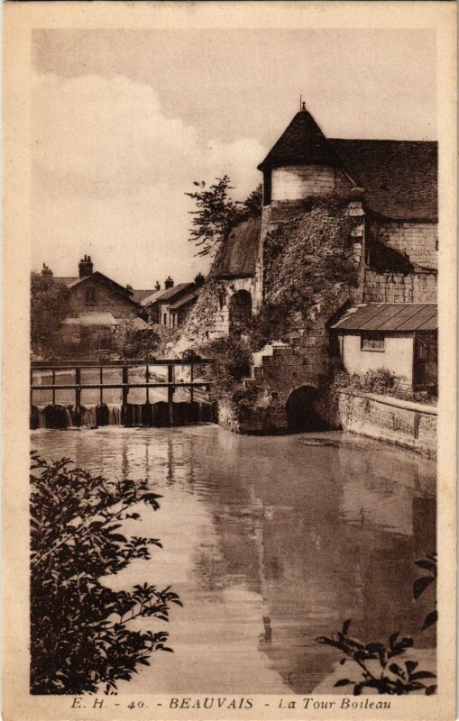 Carte postale ancienne Beauvais La Tour Boileau France à Beauvais