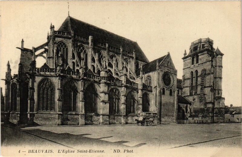 Carte postale ancienne Beauvais L'Eglise Saint-Etienne France à Beauvais