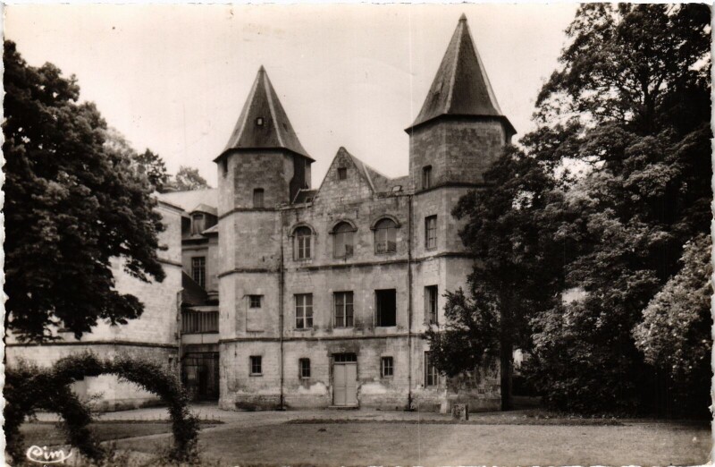 Carte postale ancienne Breteuil L'Abbaye France à Breteuil