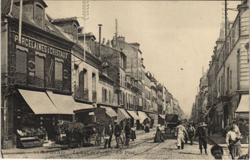 Carte postale ancienne Saint-Denis - La Rue de Paris à Saint-Denis