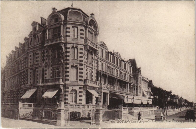 Carte postale ancienne Royan-Le Grand Hotel à Royan