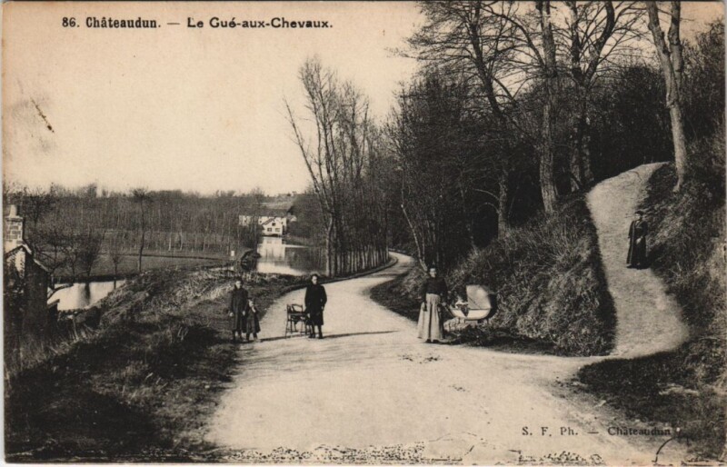 Carte postale ancienne Chateaudun - Le Gué - aux - Chevaux à Châteaudun