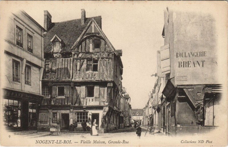 Carte postale ancienne Nogent-le-Roi - Vieille Maison Grande - Rue à Nogent-le-Roi