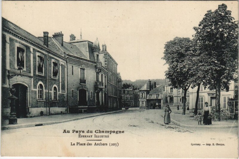 Carte postale ancienne Epernay Illustré - La Place des Archers