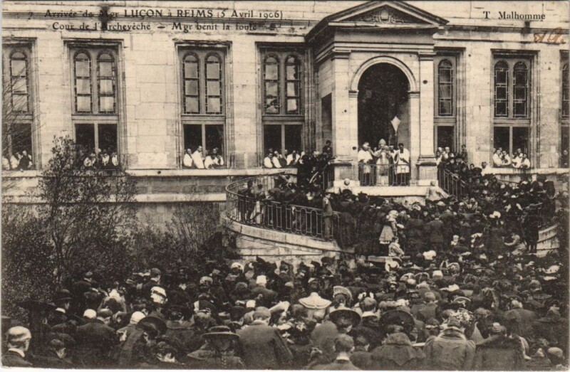 Carte postale ancienne Reims - Arrivée de Mer Lucon à Reims