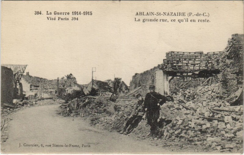Carte postale ancienne La Grande Guerre-Ablain Saint-Nazaire-La grande rue, ce qu'il en reste à Ablain-Saint-Nazaire