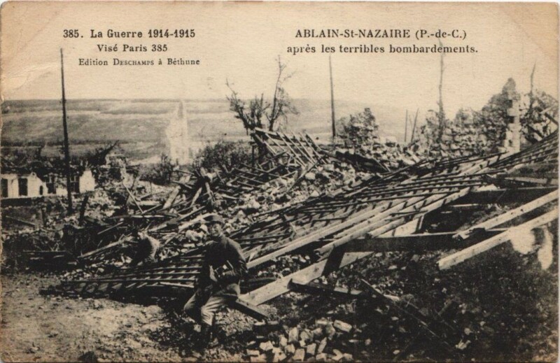 Carte postale ancienne La Guerre-Ablain-Saint-Nazaire-aprés les terribles bombardements à Ablain-Saint-Nazaire