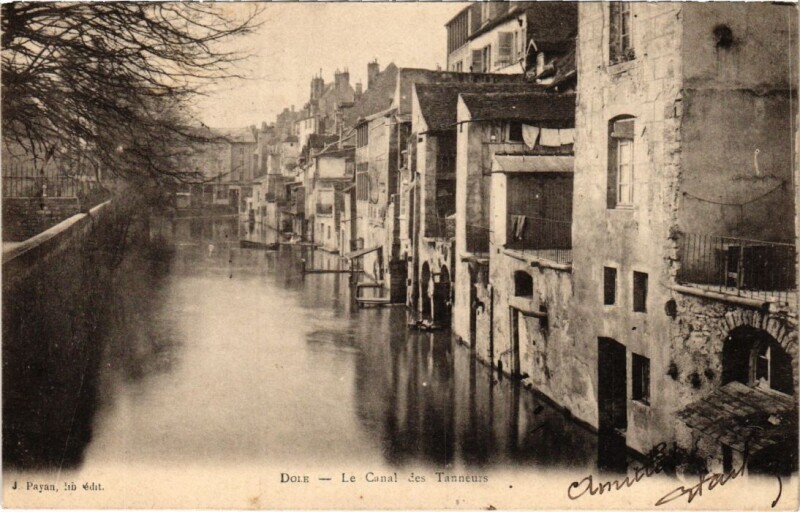 Carte postale ancienne Dole- Le Canal des Tanneurs France