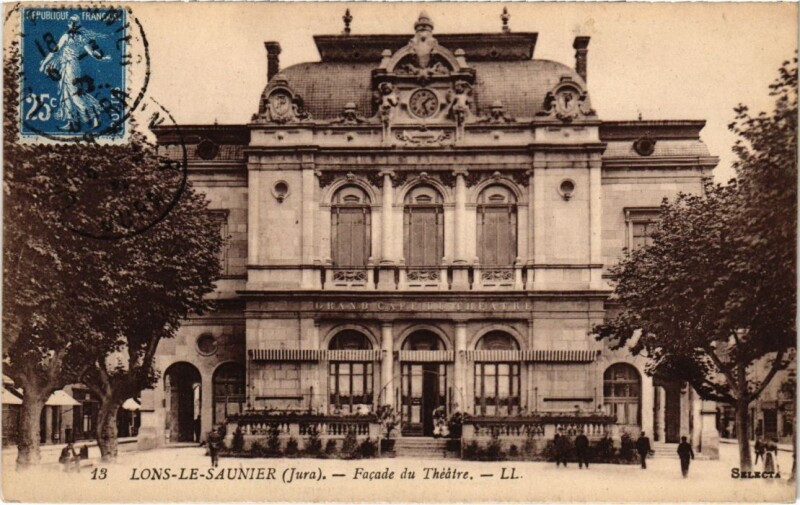 Carte postale ancienne Lons le Saunier- Facade du Theatre France à Lons-le-Saunier