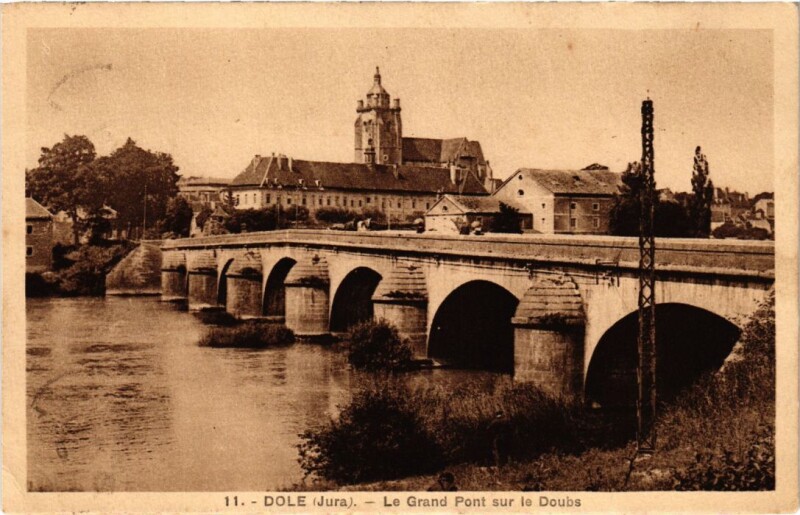 Carte postale ancienne Dole- Le Grand Pont sur le Doubs France