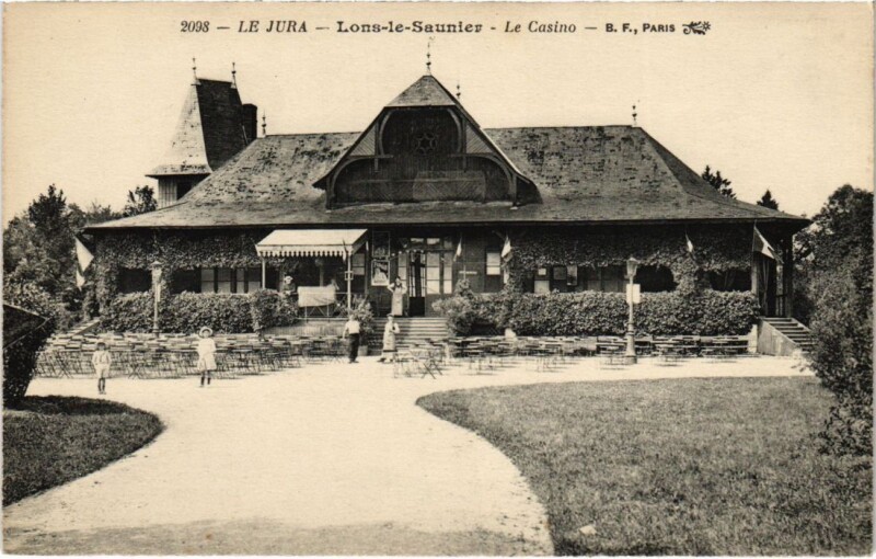 Carte postale ancienne Lons le Saunier- Le Casino France à Lons-le-Saunier