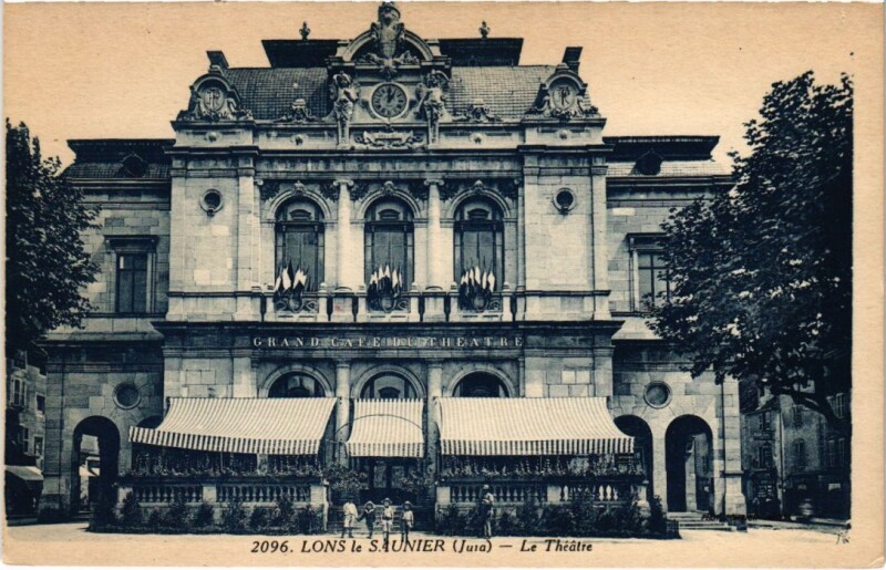 Carte postale ancienne Lons le Saunier- Le Theatre France à Lons-le-Saunier