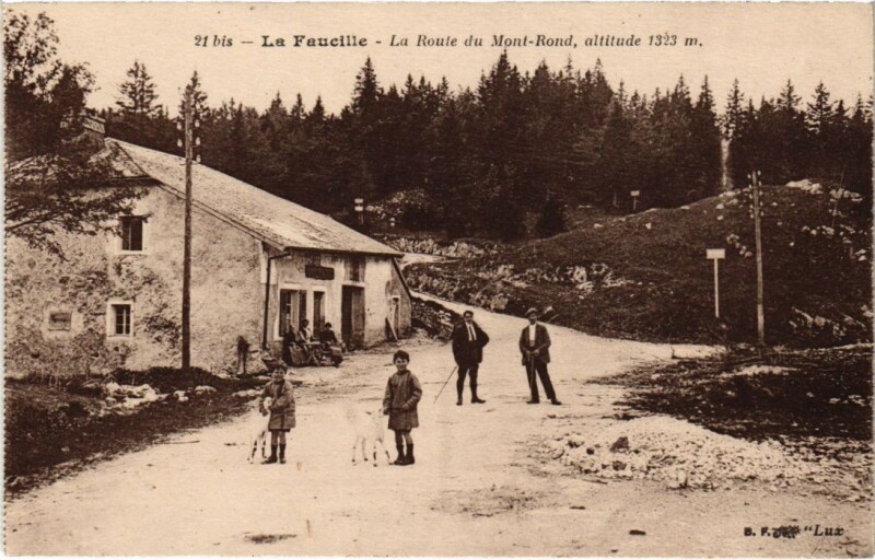 Carte postale ancienne La Faucille- La Route du Mont Rond France