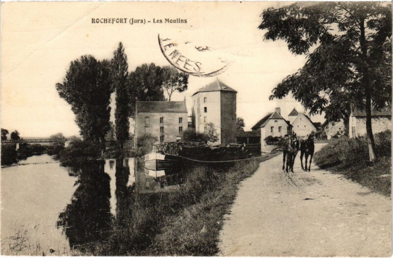 Carte postale ancienne Rochefort- Les Moulins France