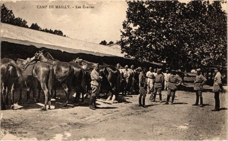 Carte postale ancienne Camp-de-Mailly - Les Ecuries