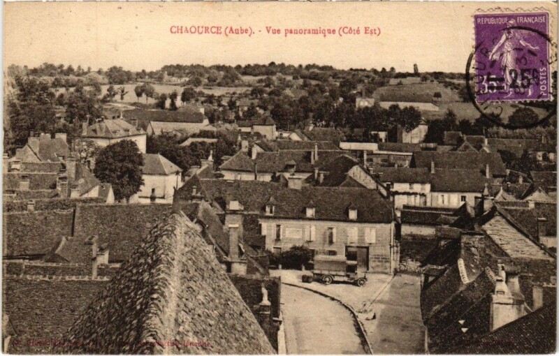 Carte postale ancienne Chaource - Vue Panoramique à Chaource