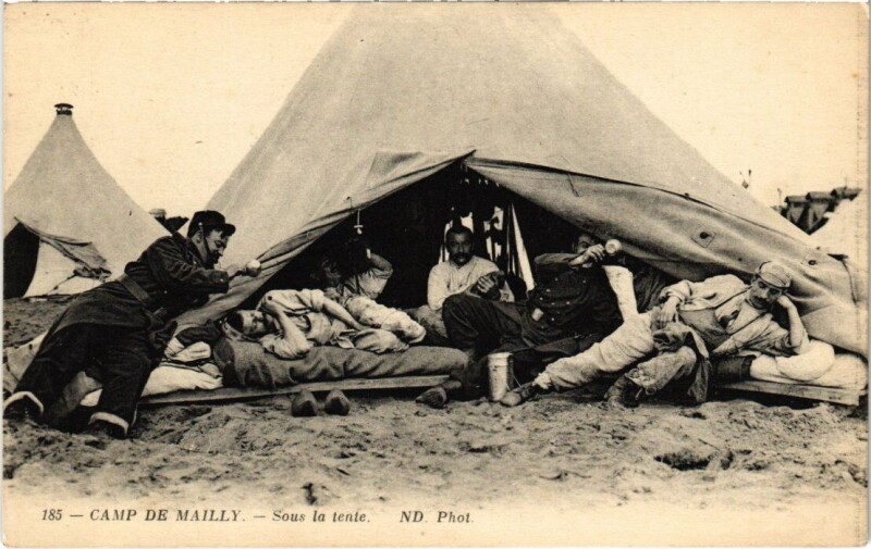 Carte postale ancienne Camp-de-Mailly - Sous la tente
