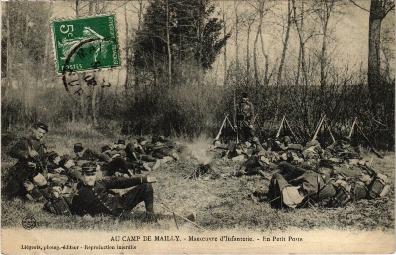 Carte postale ancienne Camp-de-Mailly - Manoeuvre d'Infanterie - en petit Poste