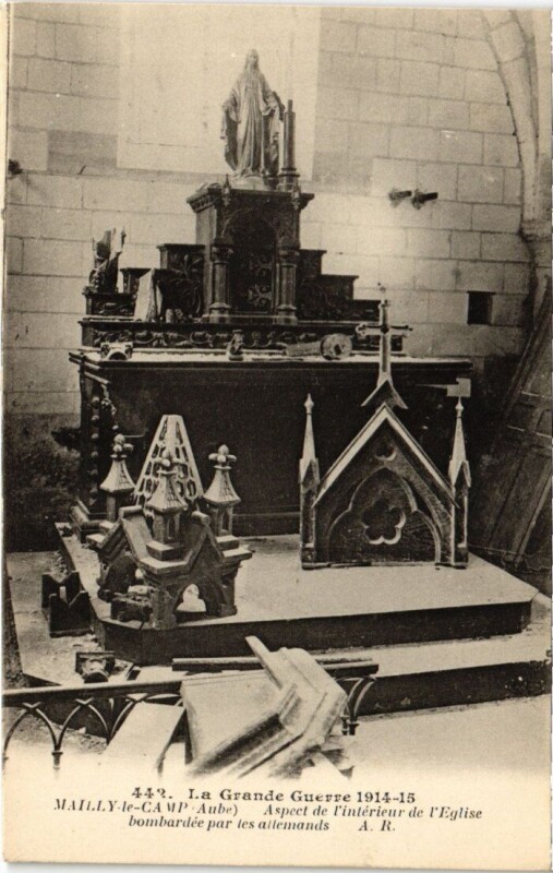 Carte postale ancienne Mailly-le-Camp - Interieur de l'Eglise à Mailly-le-Camp