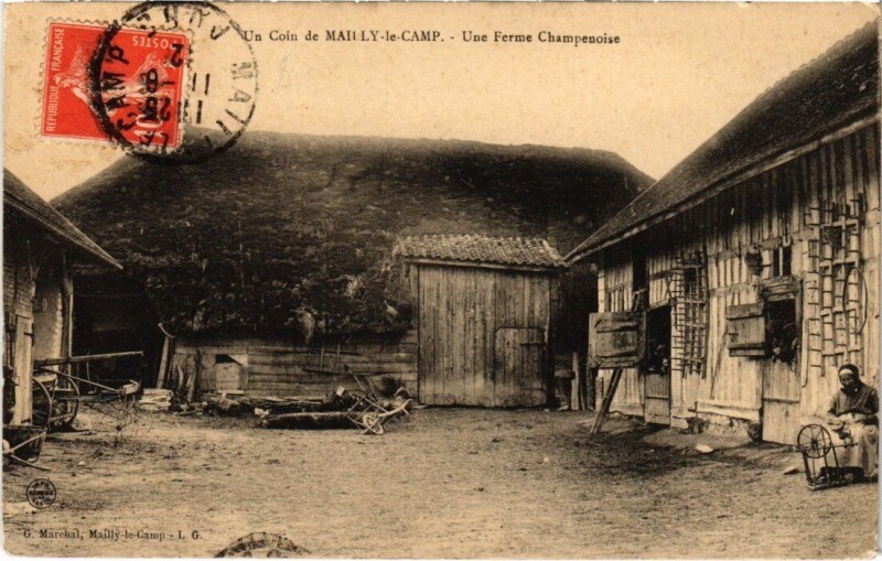 Carte postale ancienne Camp-de-Mailly - Une ferme Champenoise