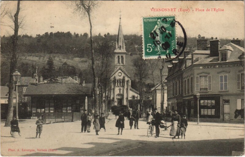 Carte postale ancienne Vernonnet-Place de l'Eglise à Vernon