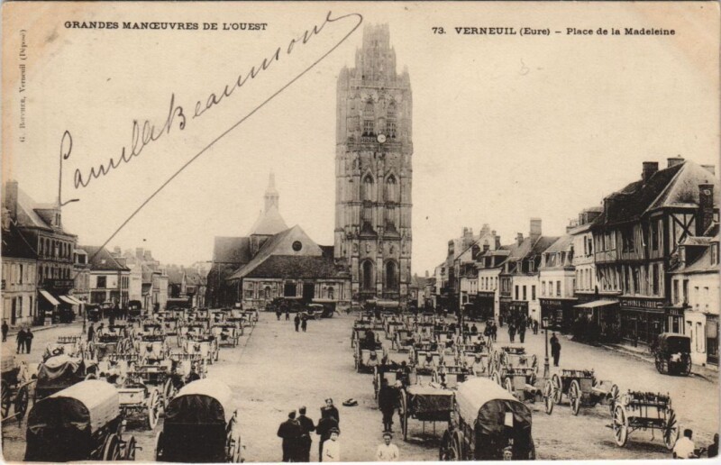 Carte postale ancienne Verneuil-Place de la Madeleine