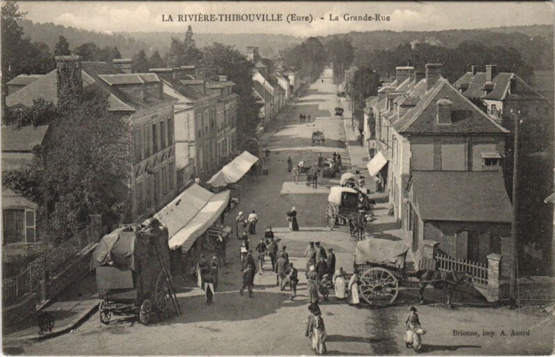 Carte postale ancienne La Riviere-Thibouville - La Grande-Rue à Thibouville