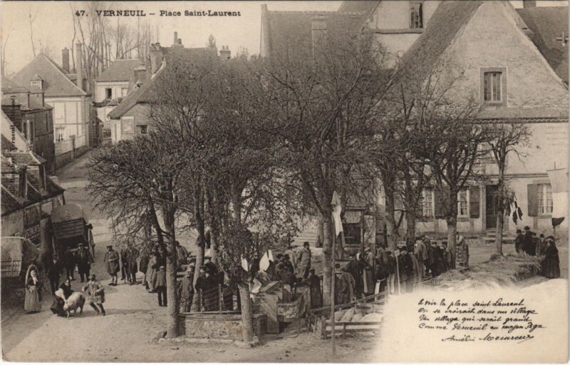Carte postale ancienne Verneuil Place Saint-Laurent