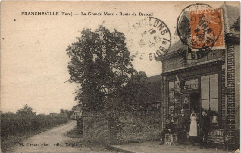 Carte postale ancienne Francheville-La Grande Mare-Route de Breteuil à Breteuil